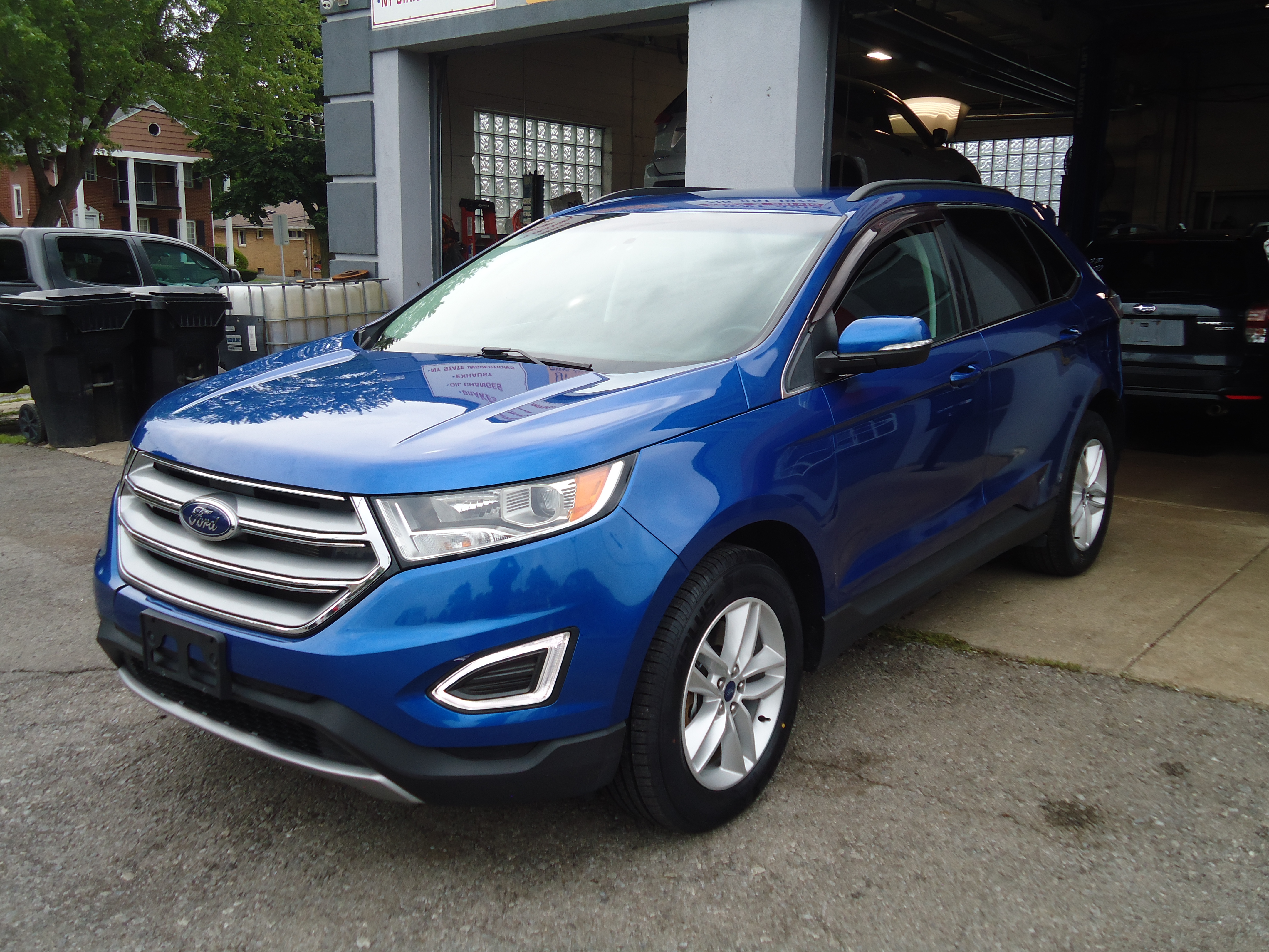 Used 2018 Ford Edge AWD SEL image 2