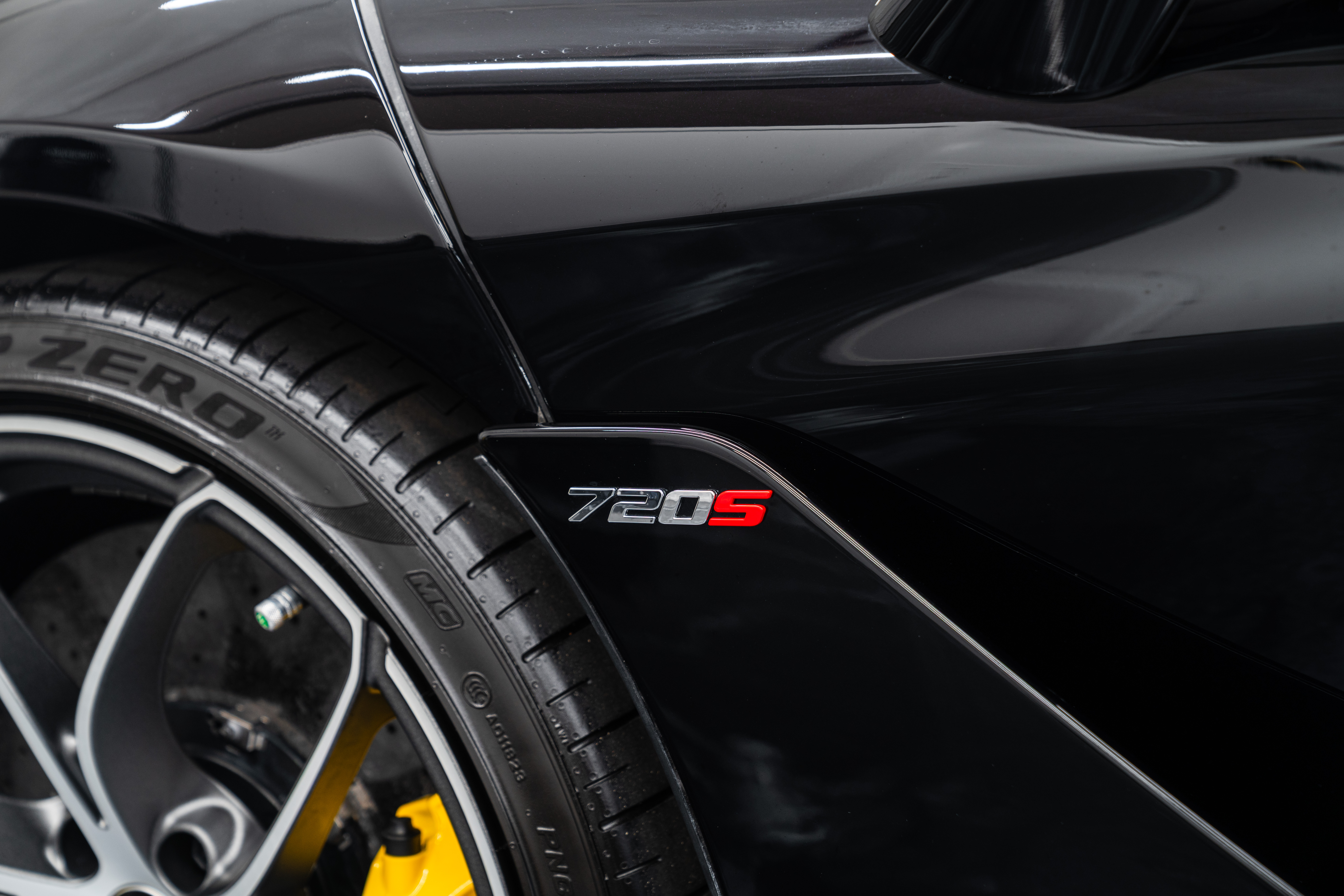 Used 2021 McLaren 720S Performance RWD image 25