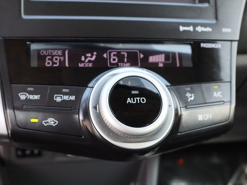 Used 2012 Toyota Prius V Five image 26