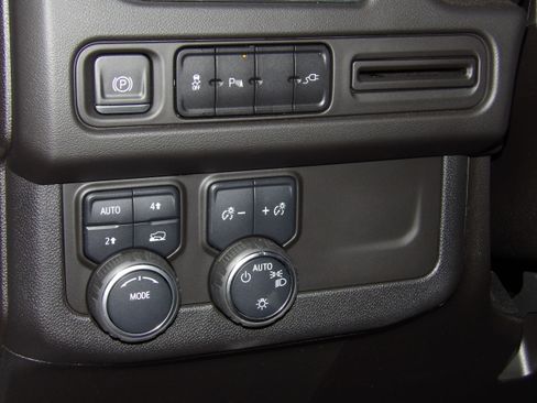 Used 2021 Chevrolet Tahoe RST image 6