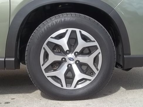 Used 2020 Subaru Forester Premium image 13