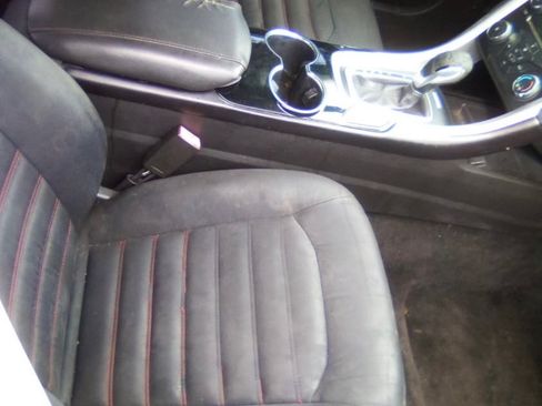Used 2014 Ford Fusion SE FWD image 6