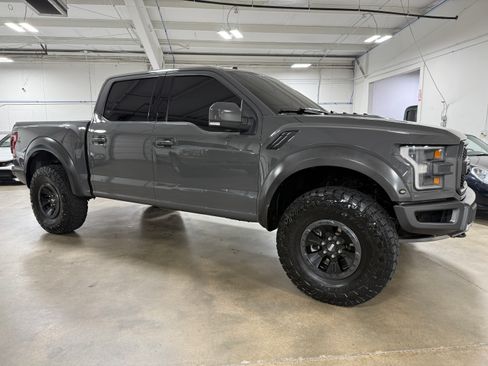 Used 2018 Ford F150 4x4 Crew Cab Raptor image 2