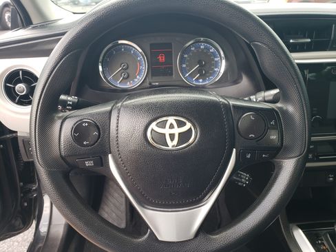 Used 2017 Toyota Corolla LE image 13