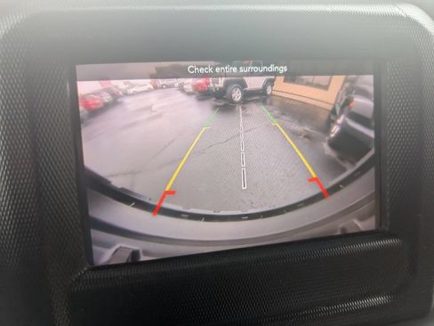 Used 2018 Jeep Wrangler 4WD Sport image 12