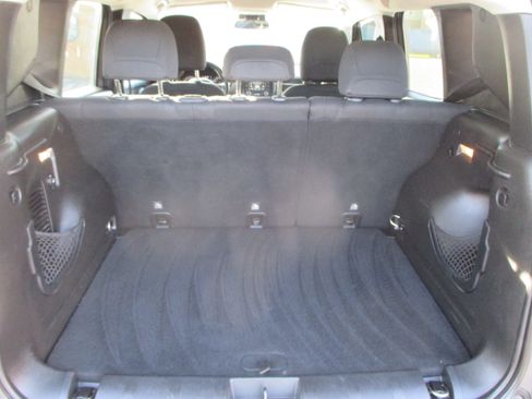 Used 2017 Jeep Renegade Latitude image 13