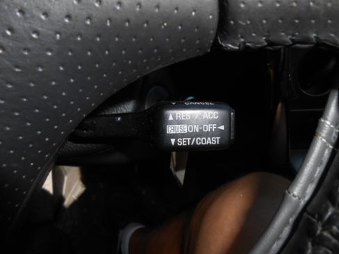 Used 2004 Toyota Matrix XR FWD image 12