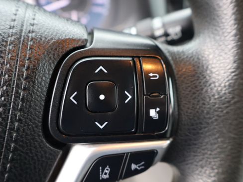 Used 2020 Toyota Sienna LE image 23