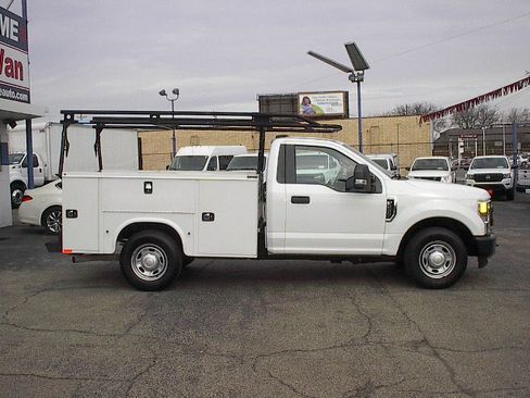 Used 2022 Ford F250 XL image 3