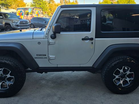 Used 2012 Jeep Wrangler Sport image 27