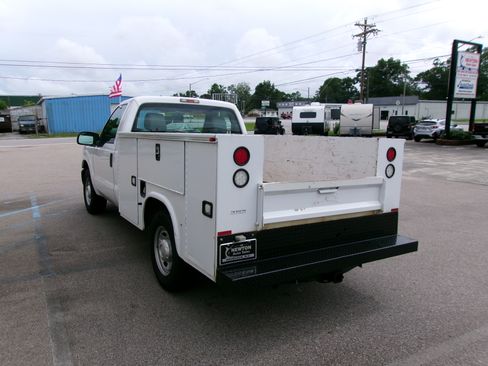 Used 2016 Ford F250 2WD Regular Cab Super Duty image 4
