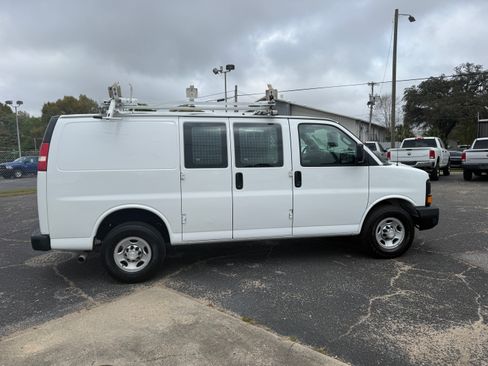 Used 2016 Chevrolet Express 2500 image 7