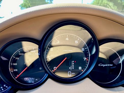 Used 2014 Porsche Cayenne UNAVAIL AWD/4WD image 18