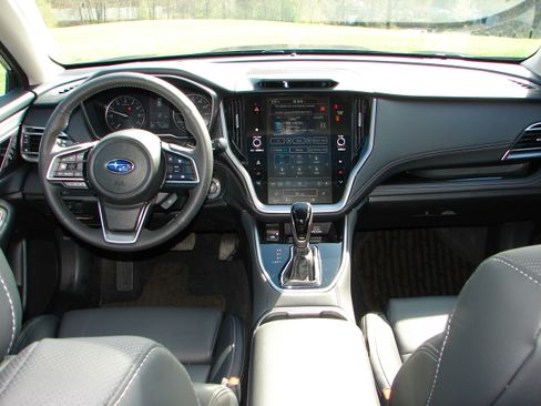 Used 2025 Subaru Outback Limited image 6