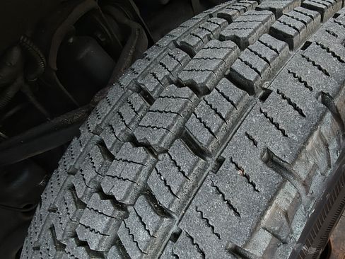 Used 2016 Chevrolet Silverado 3500 LT image 25