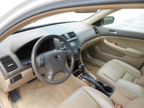 Used 2005 Honda Accord EX Sedan image 12