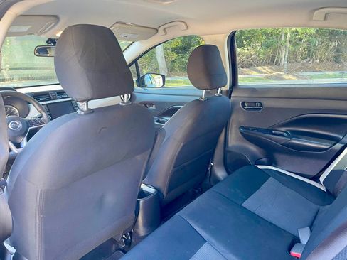 Used 2020 Nissan Versa SV image 9