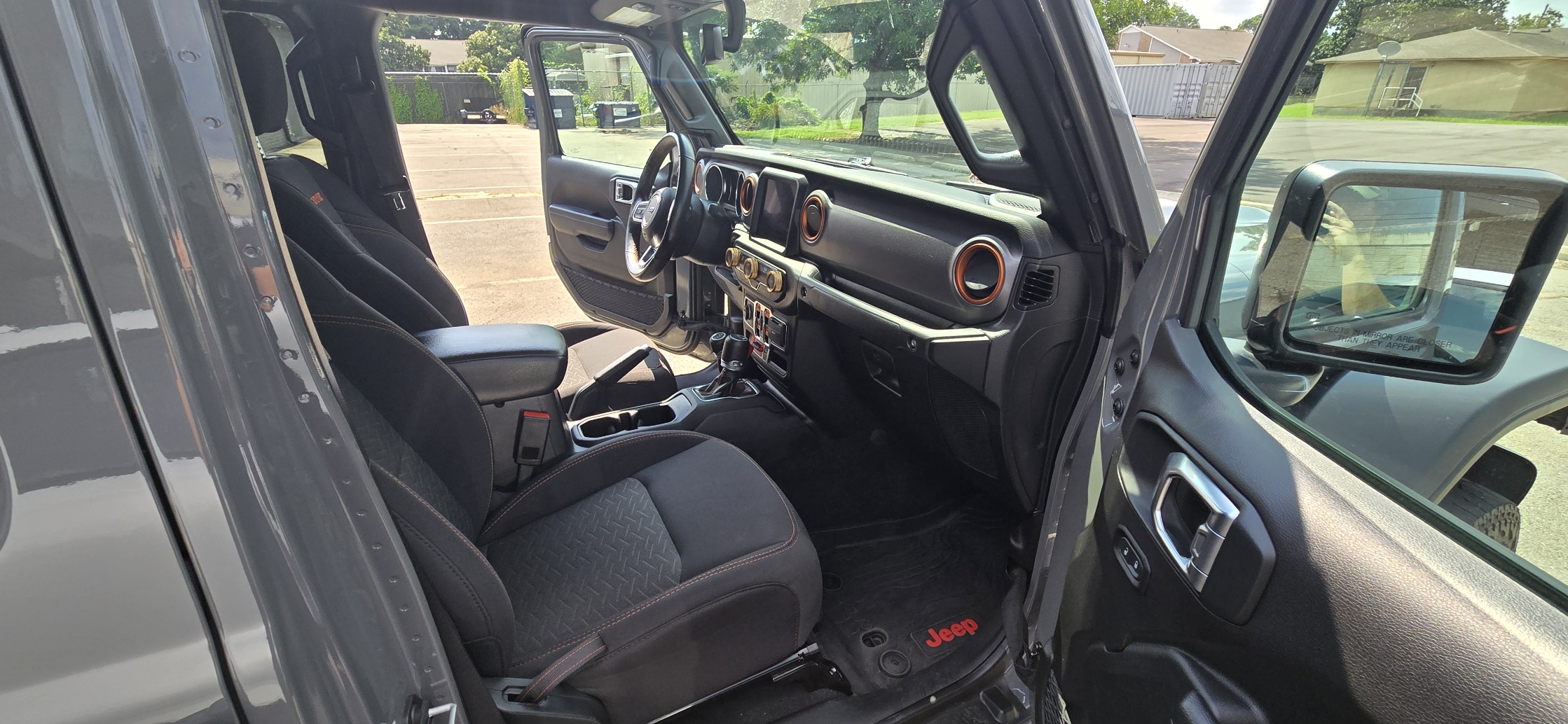Used 2023 Jeep Gladiator Mojave AWD/4WD image 15