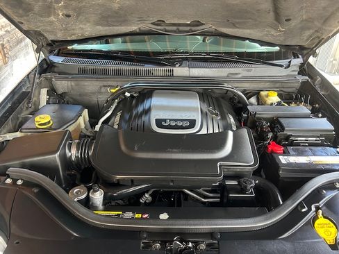 Used 2005 Jeep Grand Cherokee Limited image 16