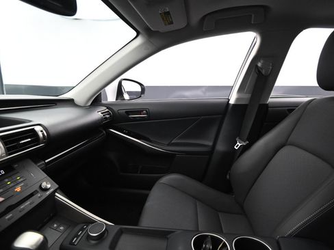 Used 2016 Lexus IS 300 image 28