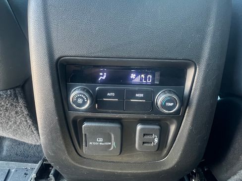 Used 2019 Buick Enclave Essence FWD image 24