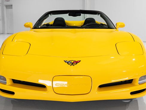Used 2002 Chevrolet Corvette image 5