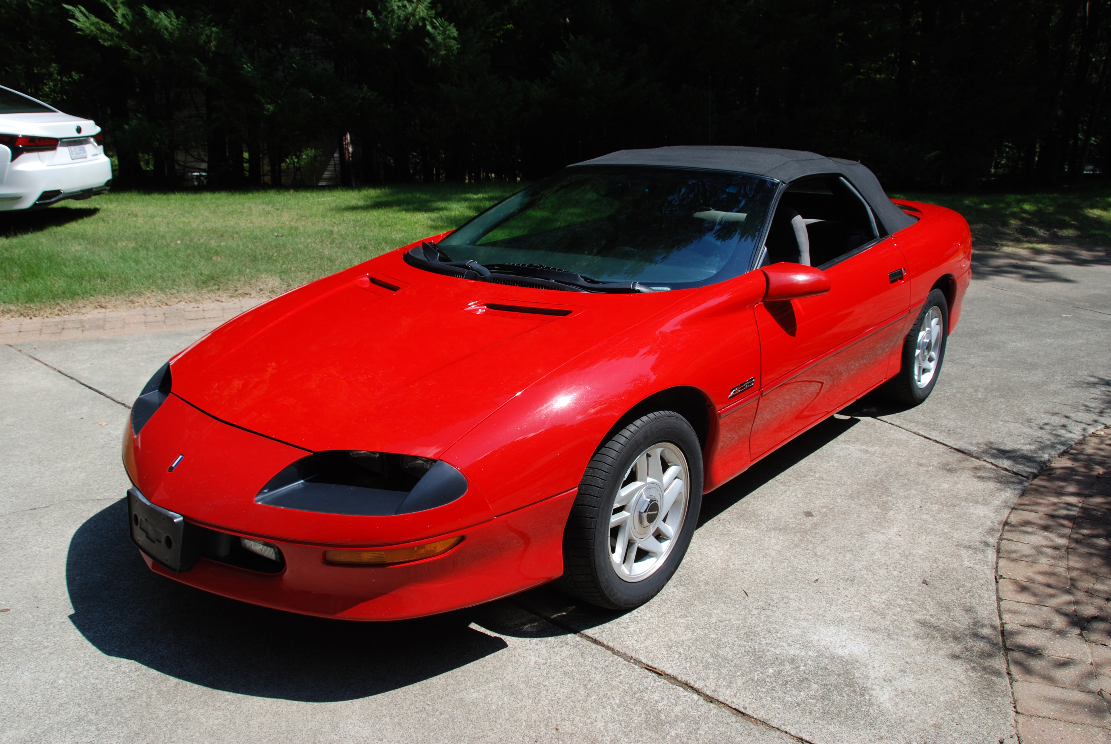 Used 1995 Chevrolet Camaro Z28 Convertible RWD image 1