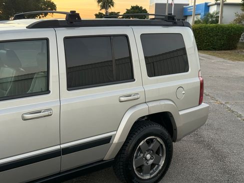 Used 2008 Jeep Commander Sport image 22