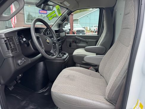 Used 2020 Chevrolet Express 3500 image 10