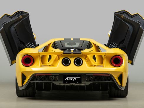 Used 2021 Ford GT Carbon Series RWD image 26