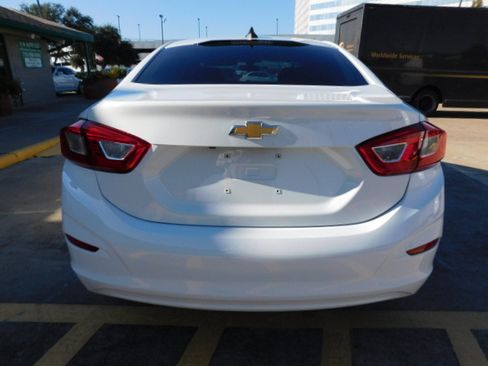 Used 2019 Chevrolet Cruze LS image 7