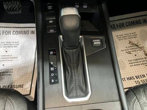 Used 2025 Nissan Kicks SV image 13