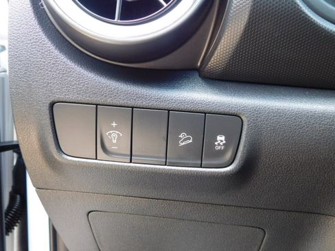 Used 2022 Hyundai Kona SEL image 10