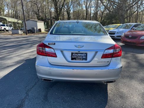Used 2012 Hyundai Genesis 4.6 image 4