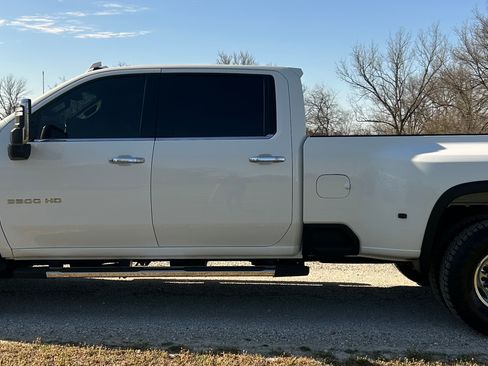 Used 2021 Chevrolet Silverado 3500 LTZ image 8