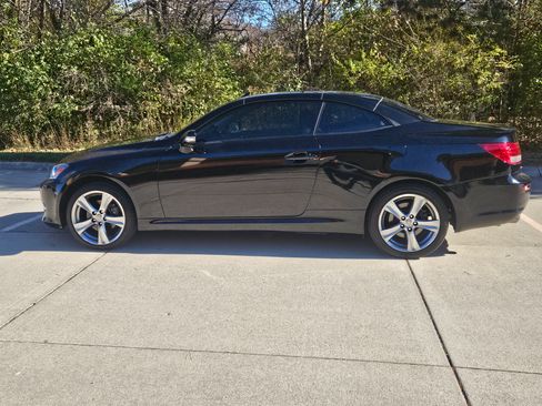 Used 2015 Lexus IS 250C image 11
