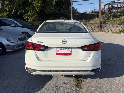 Used 2020 Nissan Altima 2.5 S image 2