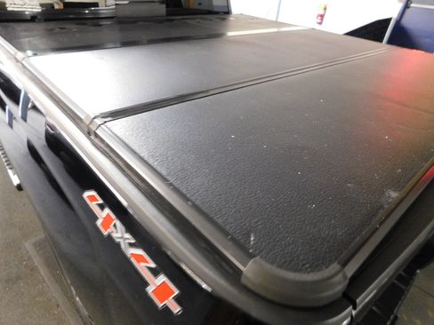 Used 2014 Chevrolet Silverado 1500 High Country image 15