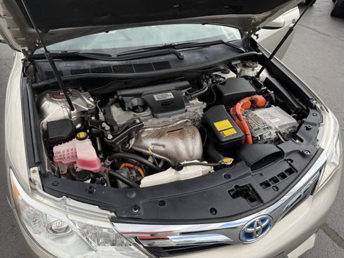 Used 2014 Toyota Camry XLE Hybrid FWD image 11