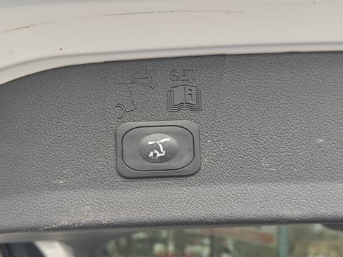 Used 2016 Ford Escape Titanium image 18