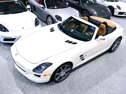Used 2012 Mercedes-Benz SLS AMG image 7
