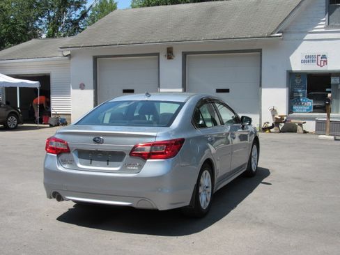 Used 2017 Subaru Legacy 2.5i Premium AWD/4WD image 6