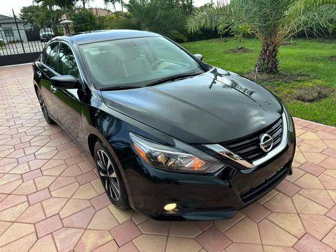 Used 2018 Nissan Altima SL FWD image 3