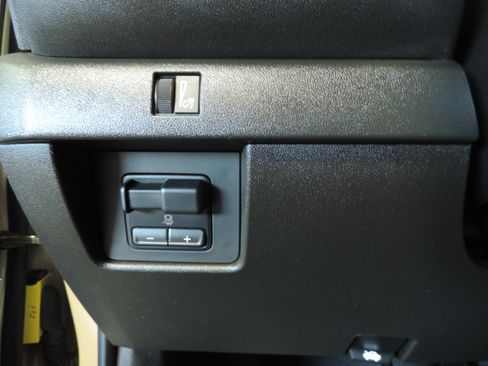 Used 2023 Chevrolet Colorado Trail Boss image 50