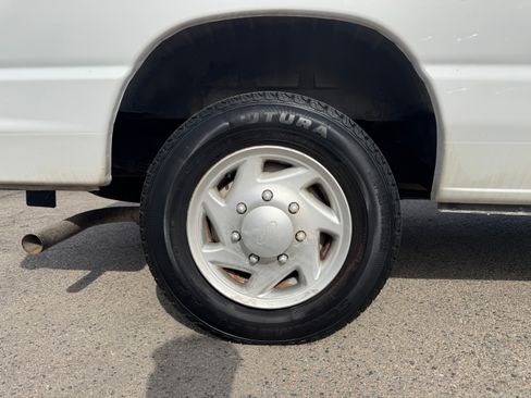 Used 2008 Ford E-150 and Econoline 150 XL image 14