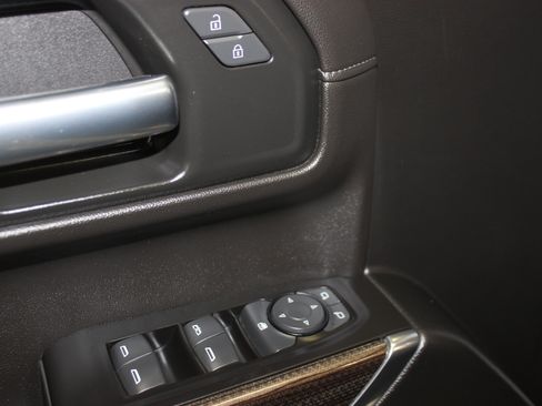 Used 2020 Chevrolet Silverado 1500 LT Trail Boss image 28