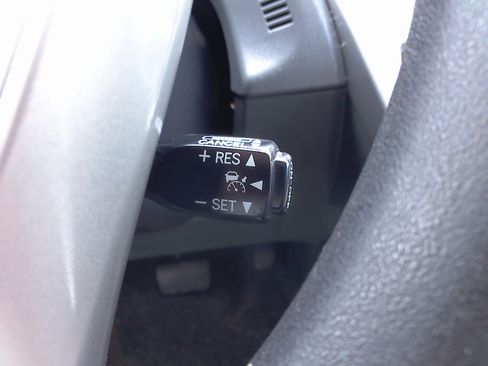 Used 2012 Toyota Prius V Five image 29