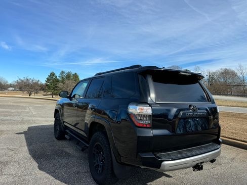 Used 2023 Toyota 4Runner TRD Off-Road Premium image 5