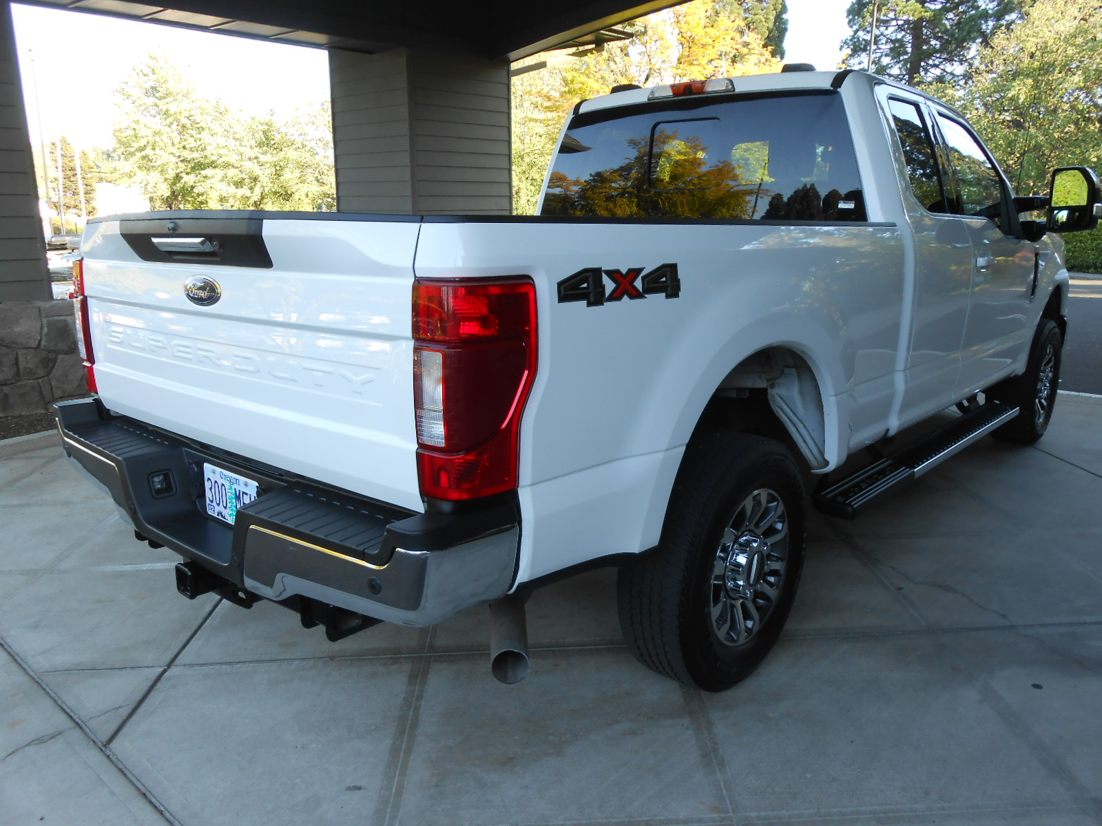 Used 2021 Ford F250 Lariat AWD/4WD image 4