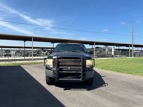 Used 2014 Ford F150 4x4 SuperCrew image 4